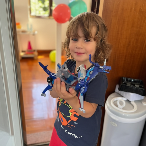 🎄Ранна коледна промоция – Купи 2, вземи 1 безплатно⛄ 2 в 1 Превръщащ се състезателен автомобил динозавър – Автоматично превръщаща се играчка