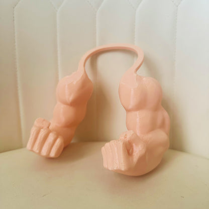 Нека вашето домашно любимец стане експерт по мускули – 3D отпечатана декорация на мускулна ръка.